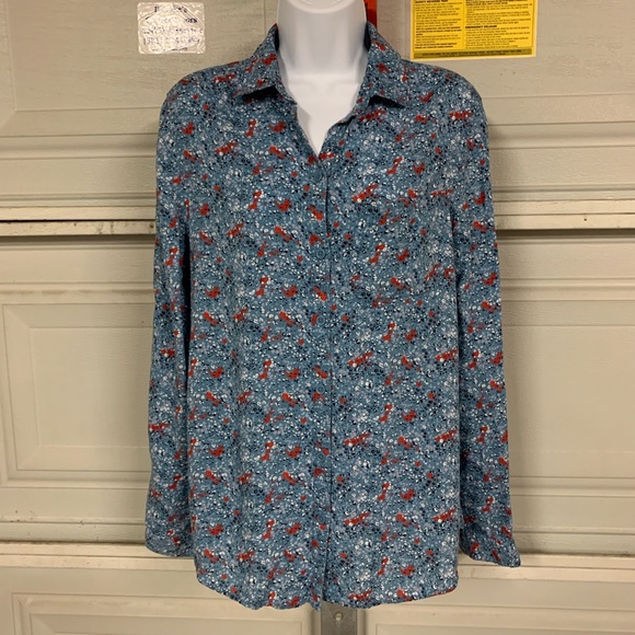 beachlunchlounge Tops - Blue Floral Button Up!
